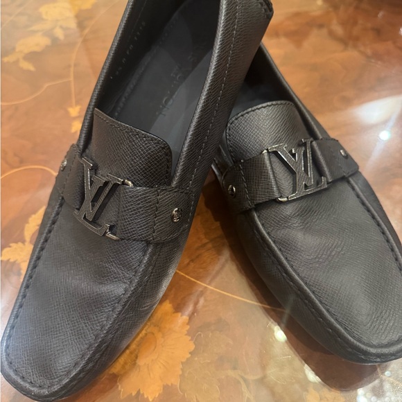 Louis Vuitton Men's leather Textured Black loafers Slip-Ons drivers shoes Sz 9.5 - Picture 2 of 16
